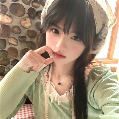 《我亲昵而温柔的野兽》海报