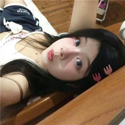 《保持微笑》海报
