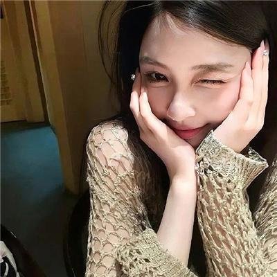 《戛纳机密第一季》海报