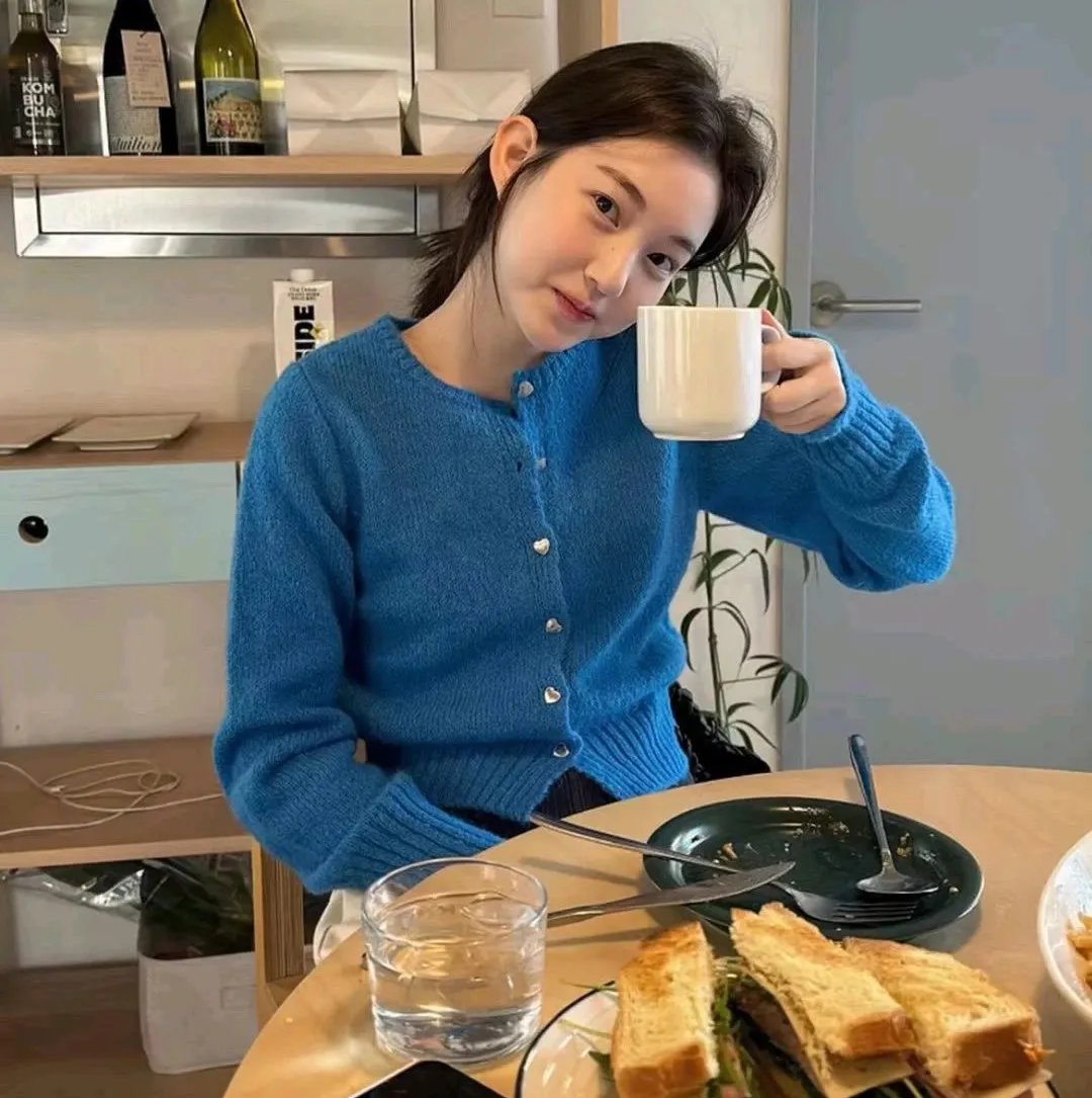 《爱你是很痛的》海报